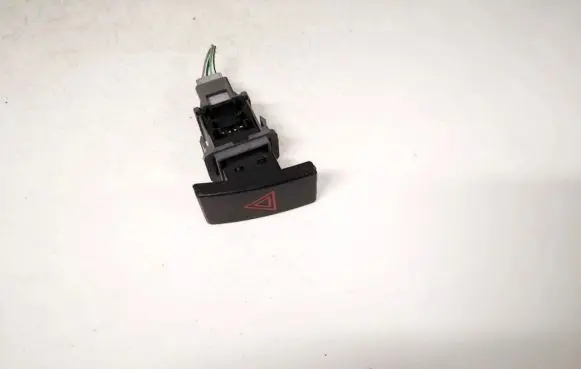 Toyota Avensis T270 Hazard light switch 15b279