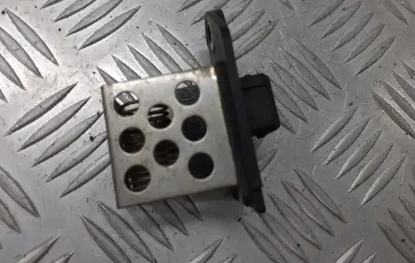 Peugeot 206+ Heater blower fan relay 