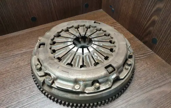 Toyota Corolla Verso E121 Clutch set kit 3125012411 3125012410 3121012240
