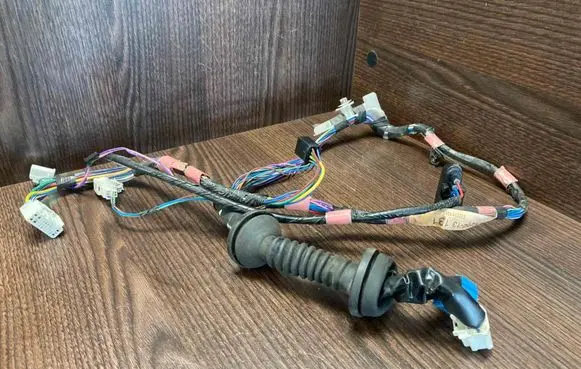 Toyota Corolla Verso E121 Front door wiring loom 8215213131