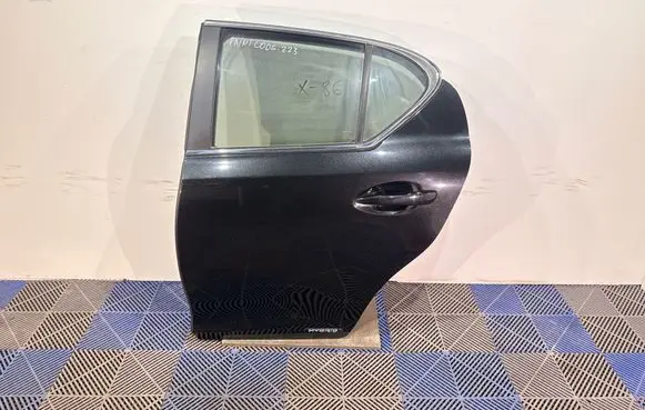 Lexus CT 200H Rear door 