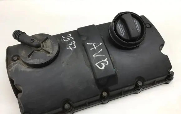 Volkswagen Bora Rocker cam cover 038103475R 038103475Q