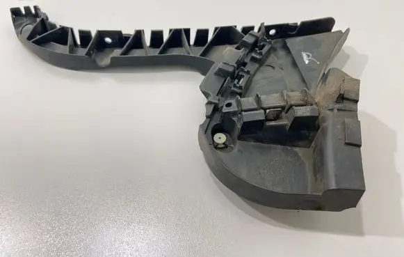 Volvo XC70 Rear bumper mounting bracket 30678704