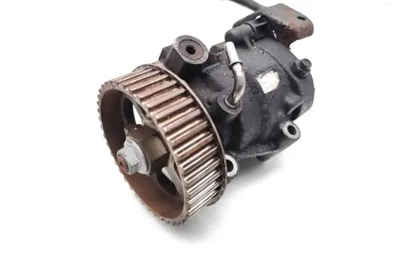 Renault Clio III Fuel injection high pressure pump 167009788R 28249552 8200057225