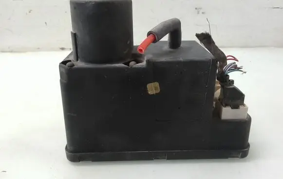 Audi A4 S4 B6 8E 8H Central locking vacuum pump 4A0862257J
