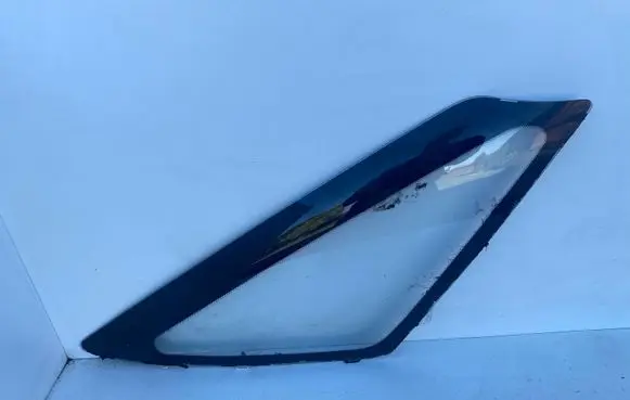 Toyota Corolla E90 Rear side window
