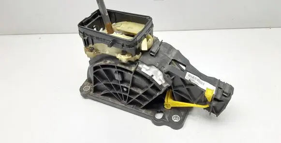 Volvo V70 Gear shifter/selector P31367586