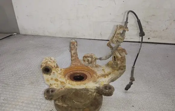 Opel Movano A Front wheel hub spindle knuckle