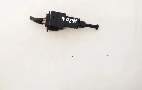 Volkswagen Golf IV Brake pedal sensor switch