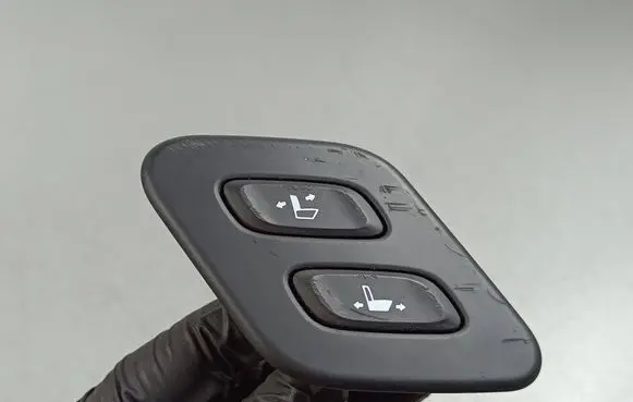 Hyundai Grand Santa Fe NC Seat control switch 1811100803