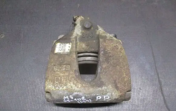 Mazda 5 Front brake caliper