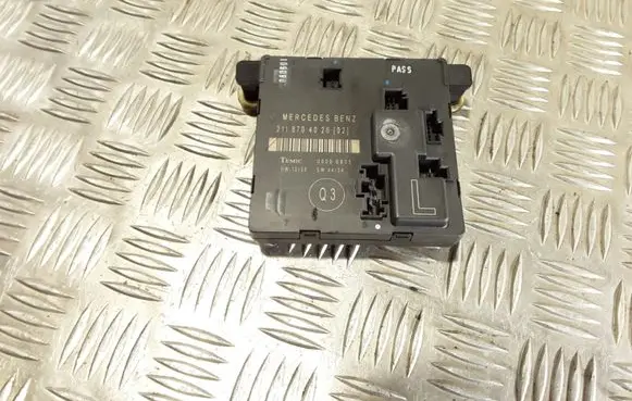 Mercedes-Benz E W211 Door control unit/module 2118704026