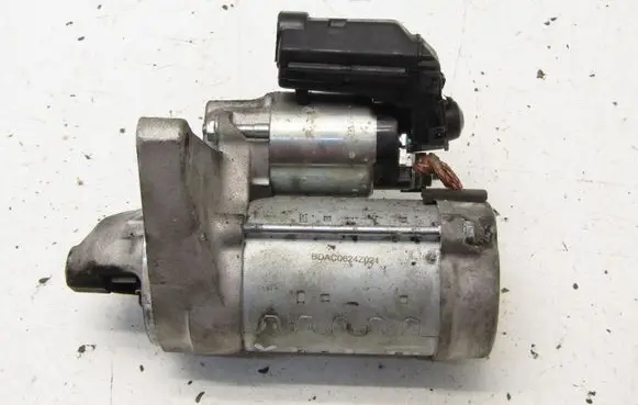 Toyota Yaris Starter motor 100906
