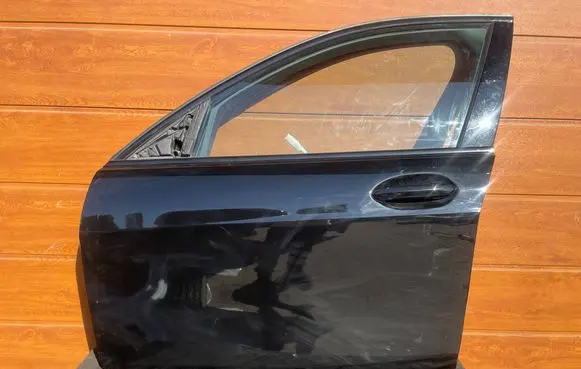 BMW 1 F40 Front door