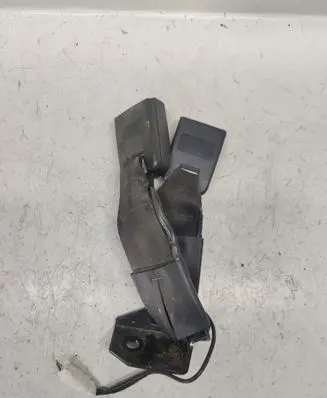 Nissan Qashqai+2 Rear seatbelt buckle