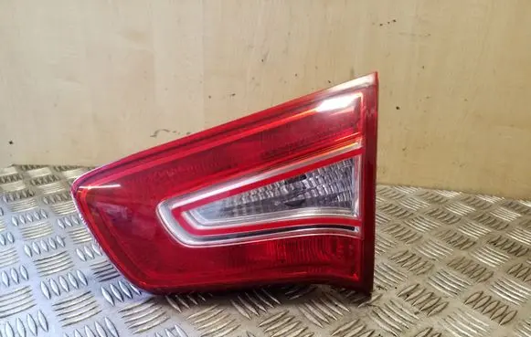 KIA Sportage Tailgate rear/tail lights 924063W0