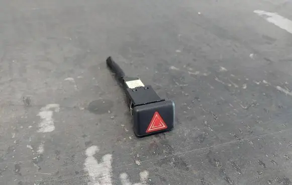 Audi A4 S4 B6 8E 8H Hazard light switch 8E0941509