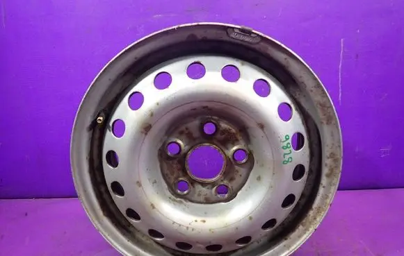 Volkswagen Transporter - Caravelle T4 R15 steel rim 7D0601027