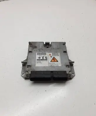 Nissan X-Trail T30 Engine control unit/module 2758003172 5800317