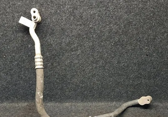 Audi Q7 4M Air conditioning (A/C) pipe/hose 8T0260701H