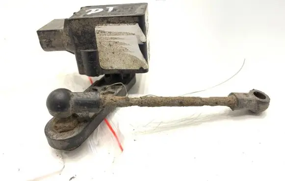 Headlight/headlamp level sensor