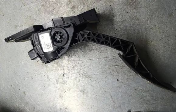 Dodge Durango Accelerator throttle pedal 52124785AF