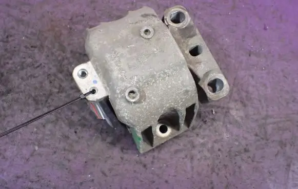 Volkswagen Golf IV Engine mount vacuum valve 1J0199262BK