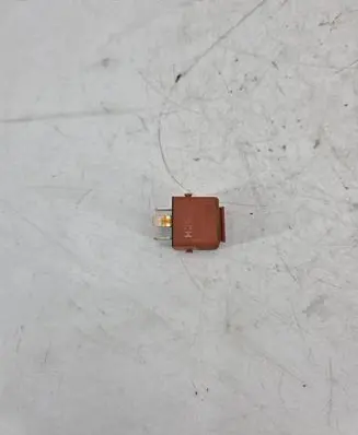 BMW 5 E34 Other relay 0332019456