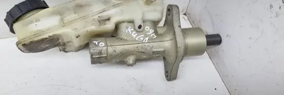 Master brake cylinder