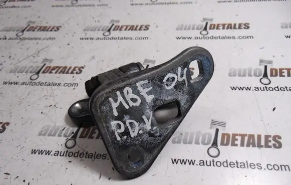 Mercedes-Benz E W211 Front door upper hinge