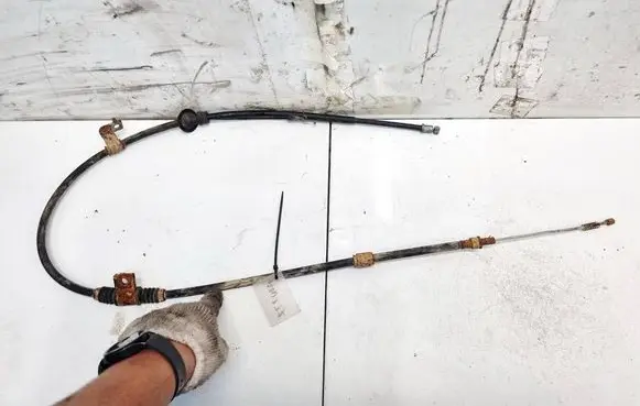 Mitsubishi Outlander Handbrake/parking brake wiring cable 
