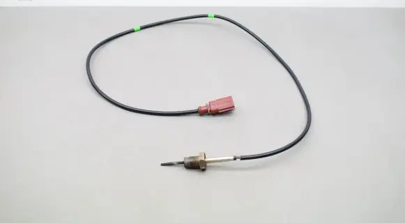 Audi A3 S3 8V Oil temperature sensor 04L906088AB