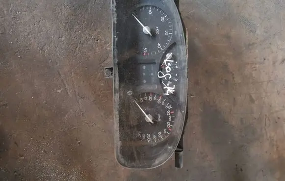 Renault Laguna II Speedometer (instrument cluster) 8200170297