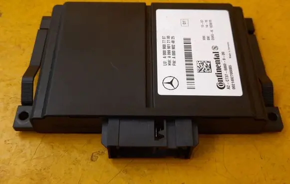 Mercedes-Benz E W212 Other control units/modules A0009007707