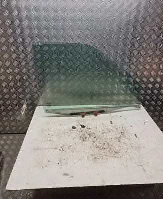 Nissan Terrano Front door window/glass (coupe) 