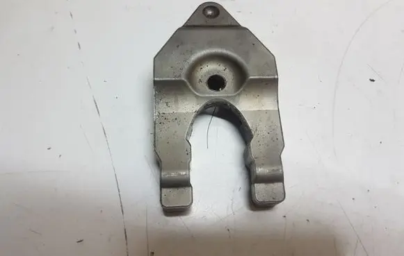 Nissan X-Trail T30 Fuel Injector clamp holder