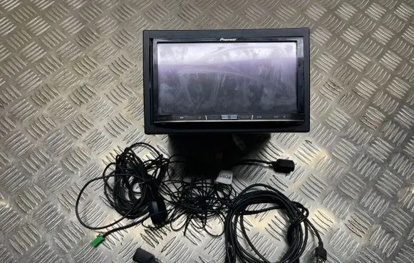 Porsche Boxster 986 Radio/CD/DVD/GPS head unit AViccf70dab 0LTM006742EU 10R040589