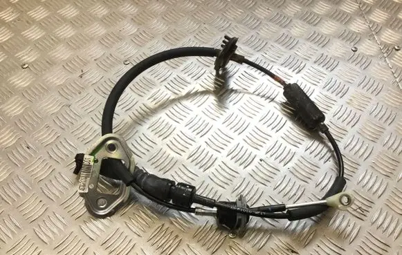 KIA Sportage Gear shift cable linkage 46790F1010