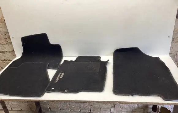 Nissan Navara D23 Car floor mat set 