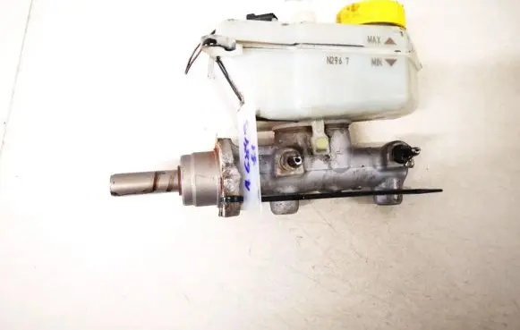 Volkswagen Polo IV 9N3 Master brake cylinder