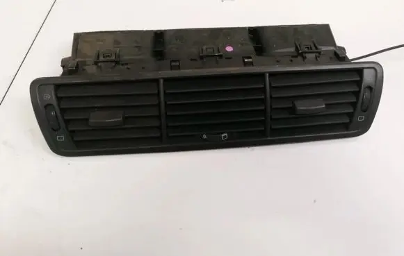 Peugeot 807 Dash center air vent grill 1484107077 1691965077