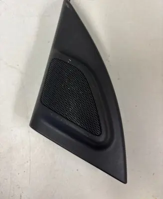 Volvo XC70 Front door speaker 30781067 M5XUG 07W52