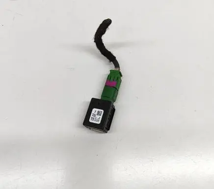 Audi Q5 SQ5 USB socket connector 5Q0035726