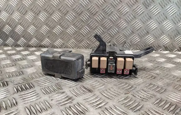 Hyundai Santa Fe Fuse box set 919412W111