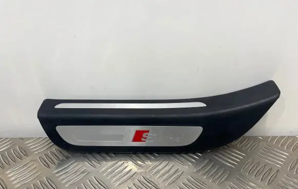 Audi Q5 SQ5 Side skirt rear trim 8R0853375C 8R0853375