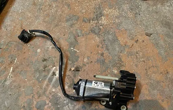 BMW 5 F10 F11 Steering column adjust motor 6788155 1171130