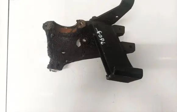 Volvo S70 V70 V70 XC Engine mounting bracket 074115369