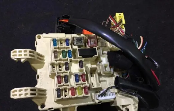Toyota Corolla E110 Fuse box set 86264112150 241000-0100