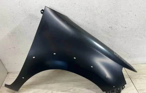 Toyota Hilux VIII Fender