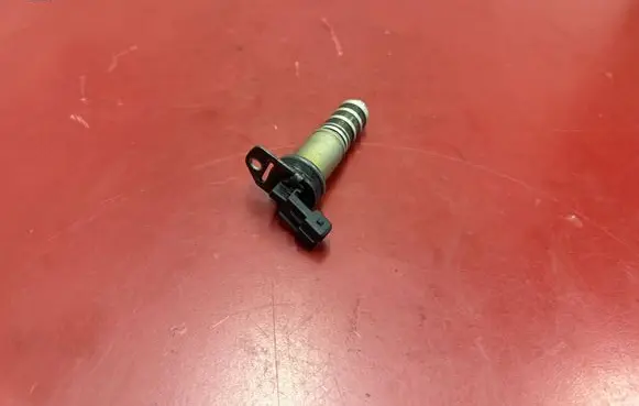 BMW X3 F25 Camshaft vanos timing valve 7585776 11367585776